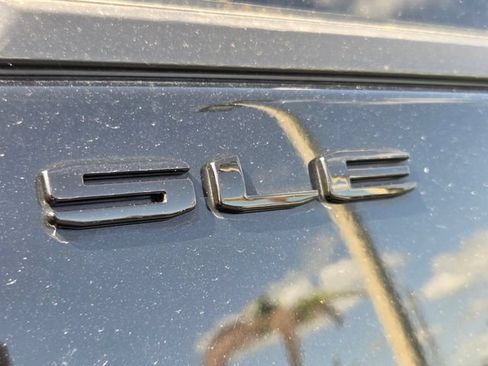 Used 2024 GMC Terrain SLE w/ Driver Convenience Package FWD image 13
