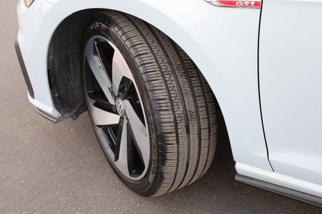 Used 2020 Volkswagen GTI SE FWD image 54