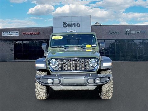 Used 2024 Jeep Wrangler Willys image 2