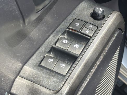 Used 2020 Toyota Tacoma SR5 RWD image 15