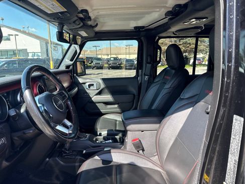 Used 2022 Jeep Gladiator Rubicon w/ Cold Weather Group AWD/4WD image 13