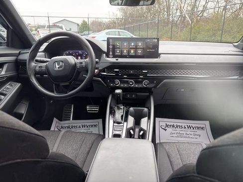 Used 2025 Honda Accord Sport image 9