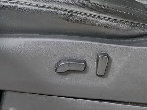 Used 2022 Nissan Frontier PRO-4X w/ Pro-4X Premium Package image 16