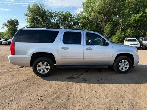 Used 2012 GMC Yukon XL SLT w/ SLT-2 Equipment Package AWD/4WD image 7