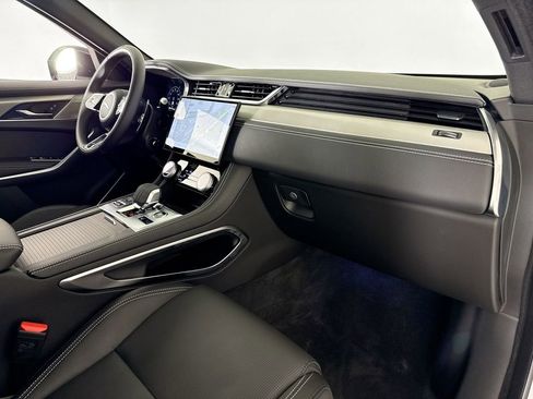 Used 2025 Jaguar F-PACE R-Dynamic S image 13
