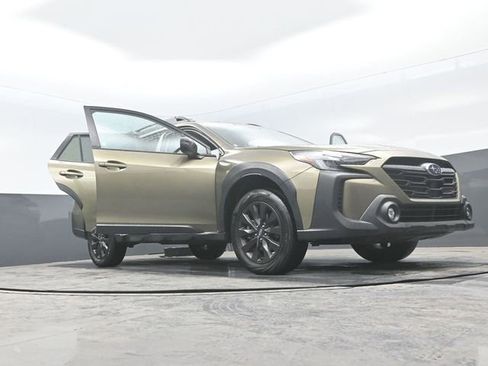 Used 2025 Subaru Outback Onyx Edition AWD/4WD image 29