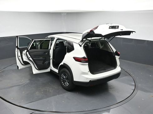 Used 2024 Nissan Rogue S image 47