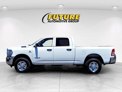 Used 2022 RAM 2500 Tradesman w/ Chrome Appearance Group AWD/4WD image 7