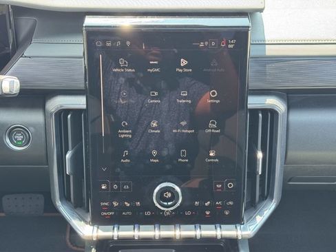 Used 2026 GMC Acadia AT4 w/ Luxury Package AWD/4WD image 18