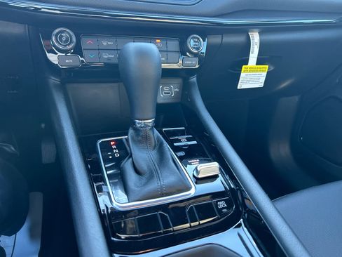 New 2026 Jeep Compass Latitude image 22