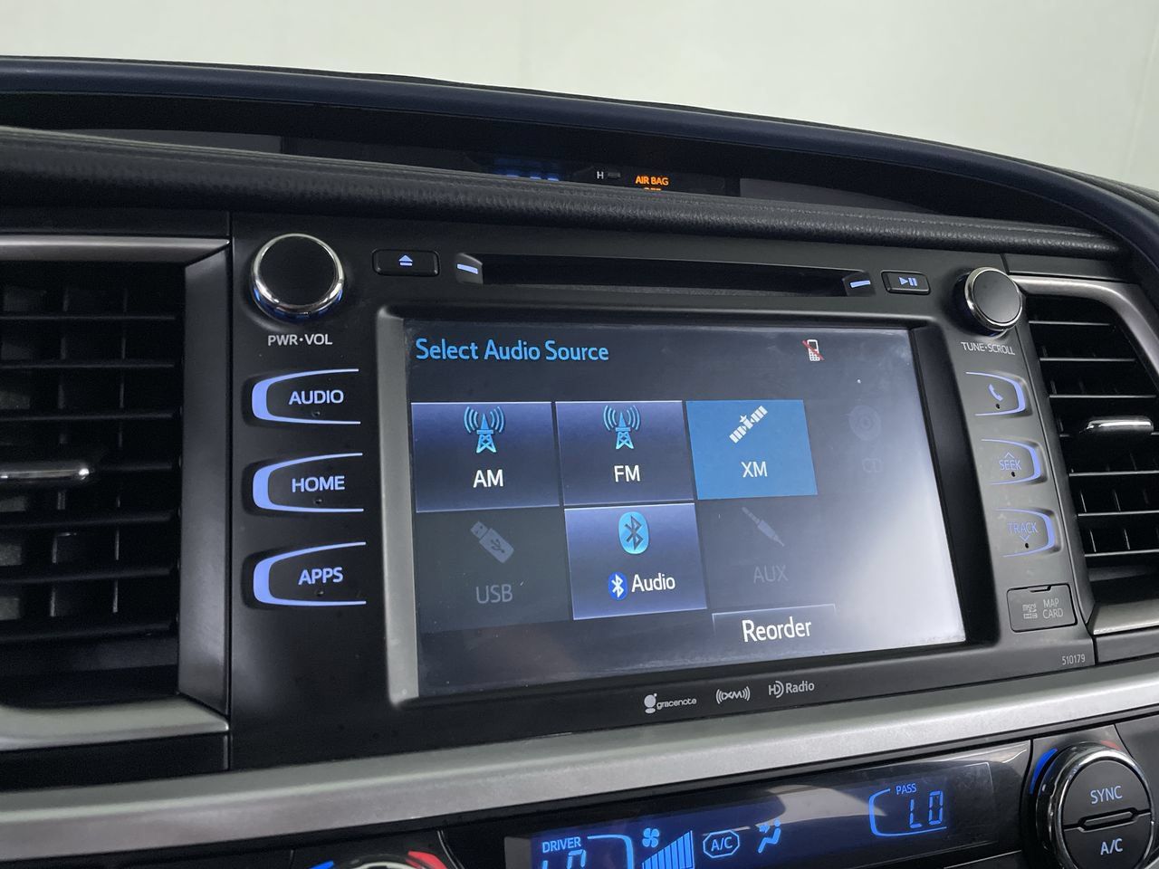Used 2018 Toyota Highlander XLE AWD/4WD image 14