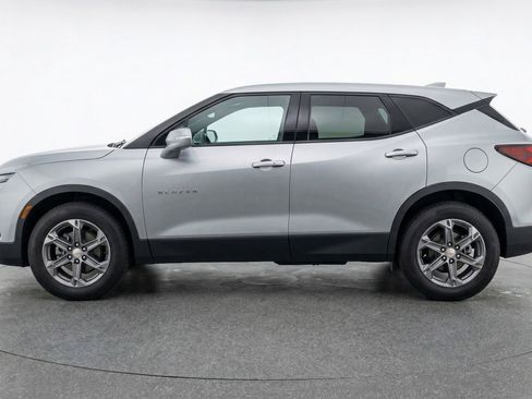 Used 2025 Chevrolet Blazer LT FWD image 5