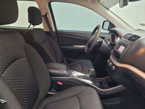 Used 2019 Dodge Journey SE FWD image 21