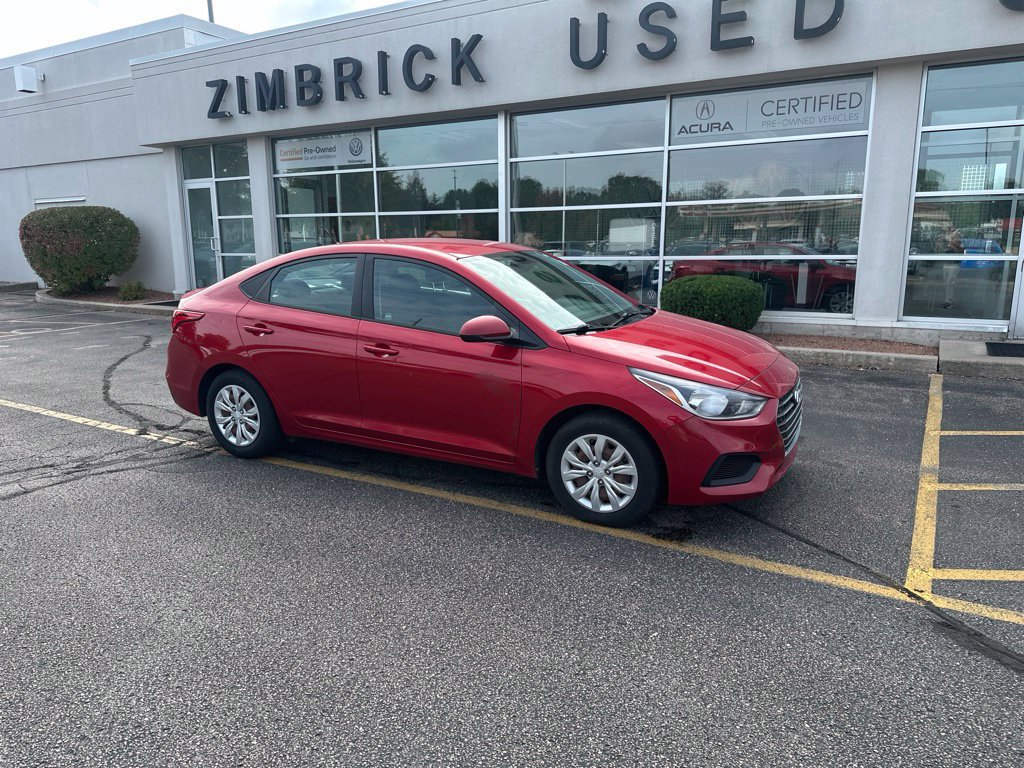 Used 2021 Hyundai Accent SE FWD image 2