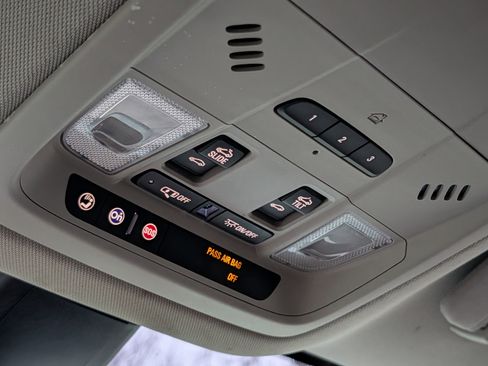 Used 2020 Buick Enclave Avenir w/ Avenir Technology Package image 28