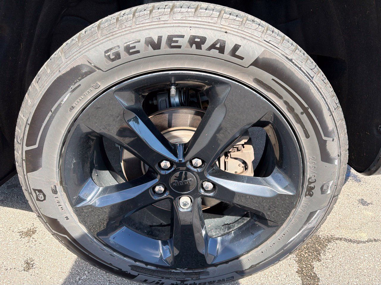 Used 2023 Jeep Grand Cherokee Altitude AWD/4WD image 23