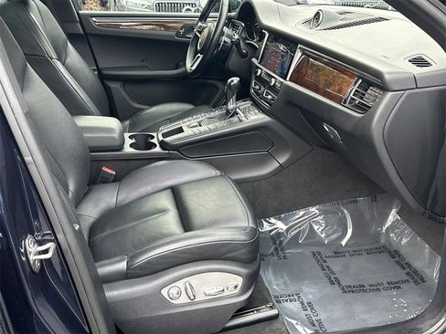 Used 2020 Porsche Macan image 10