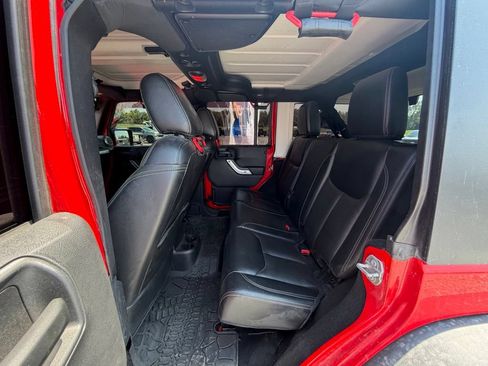 Used 2016 Jeep Wrangler Unlimited Rubicon w/ Dual Top Group AWD/4WD image 4