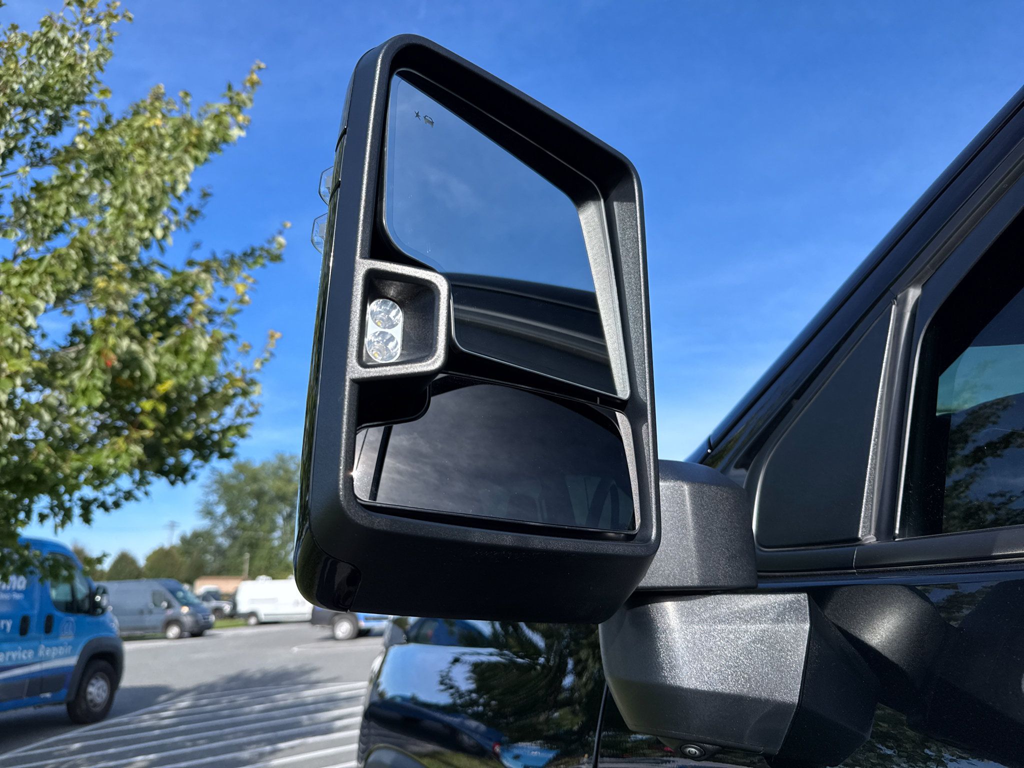 Used 2024 Chevrolet Silverado 2500 High Country w/ High Country Premium Package AWD/4WD image 28