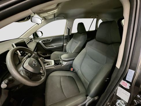 Used 2025 Toyota RAV4 LE AWD/4WD image 13