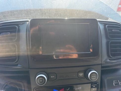 Used 2024 RAM ProMaster 2500 w/ Convenience Group FWD image 16