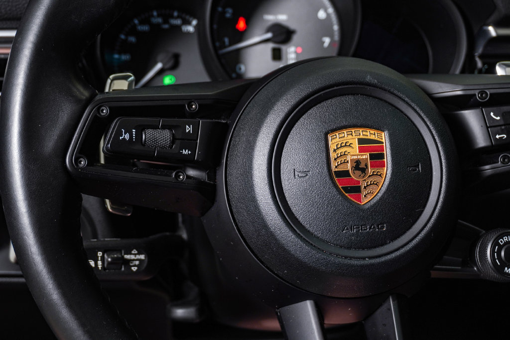 Certified 2022 Porsche Macan S AWD/4WD image 20