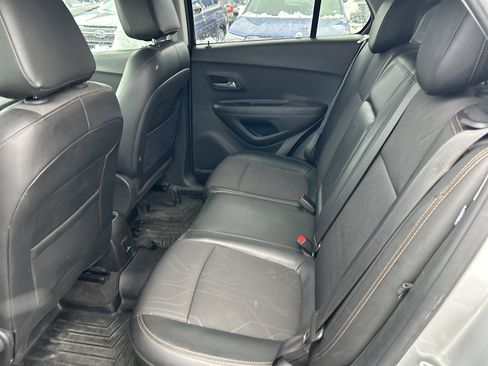 Used 2019 Chevrolet Trax LT w/ LT Convenience Package image 20