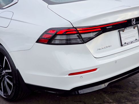 Used 2023 Honda Accord Touring image 14