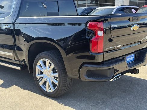 New 2026 Chevrolet Silverado 1500 High Country w/ High Country Premium Package image 15