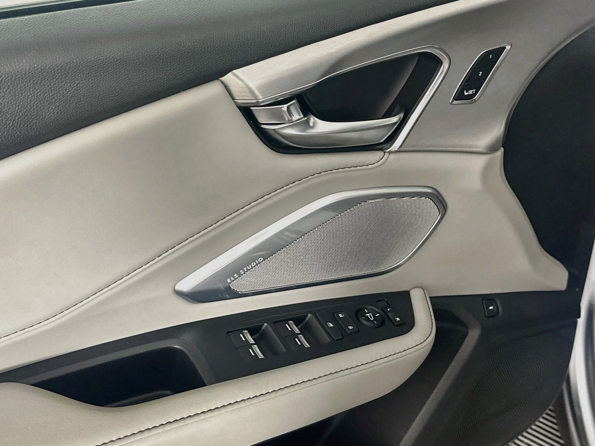 Used 2023 Acura RDX w/ Technology Package FWD image 15