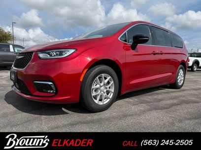 New 2026 Chrysler Pacifica Select