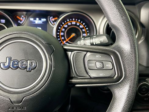 Used 2022 Jeep Wrangler Sport image 19