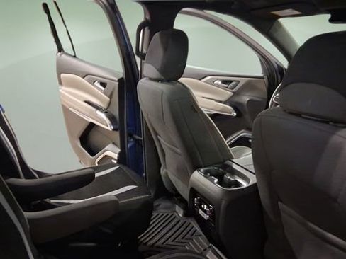 Used 2024 Chevrolet Traverse LT w/ Enhanced Driving Package image 15