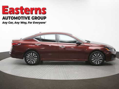 Used 2024 Nissan Altima 2.5 SV FWD image 45