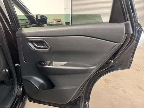 Used 2024 Nissan Rogue S image 15