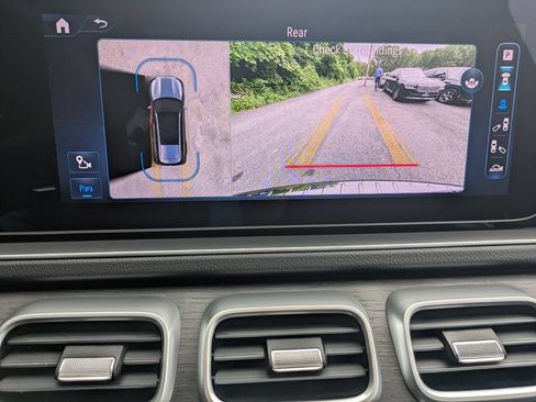Used 2024 Mercedes-Benz GLS 450 4MATIC image 14