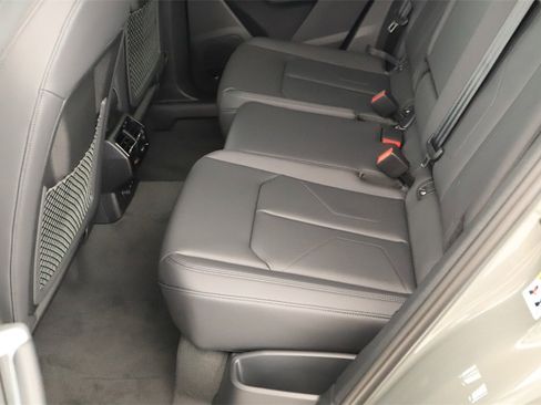 New 2025 Audi Q3 2.0T Premium image 28