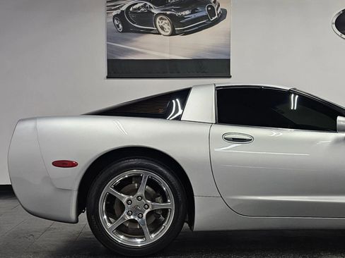 Used 2002 Chevrolet Corvette Coupe w/ Preferred Equipment Group2 image 24