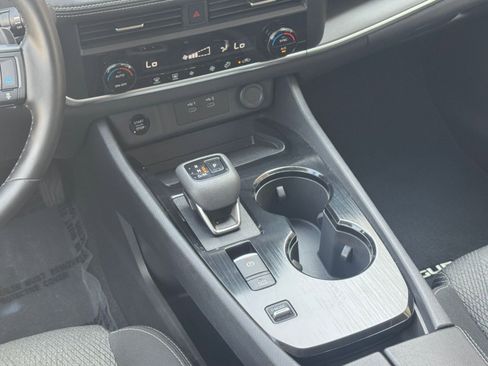 Used 2025 Nissan Rogue SV FWD image 43
