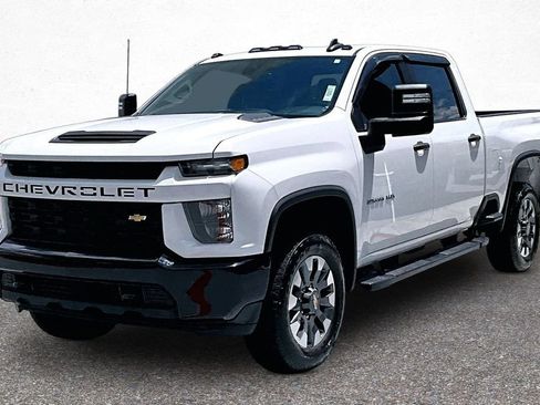 Used 2022 Chevrolet Silverado 2500 Custom w/ Custom Convenience Package AWD/4WD image 4