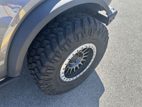 Used 2023 Ford Bronco Badlands image 31