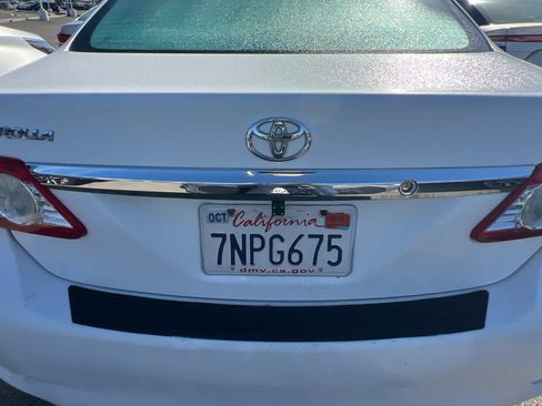 Used 2012 Toyota Corolla LE w/ Premium Pkg FWD image 19