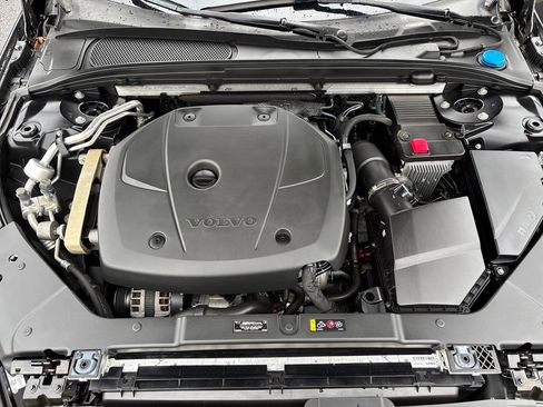 Used 2020 Volvo S60 T5 Momentum w/ Advanced Package image 11