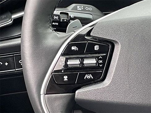 Used 2024 Kia Niro SX Touring image 13