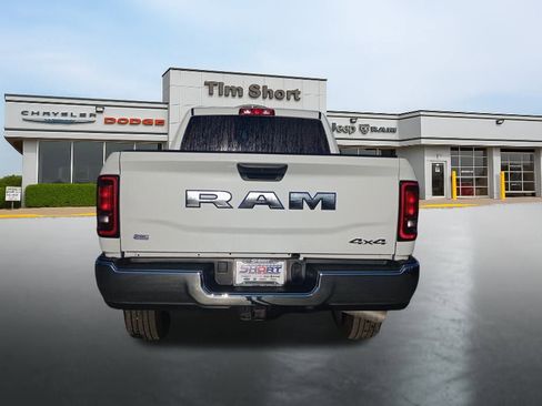 Used 2025 RAM 2500 Tradesman w/ Chrome Appearance Group AWD/4WD image 6