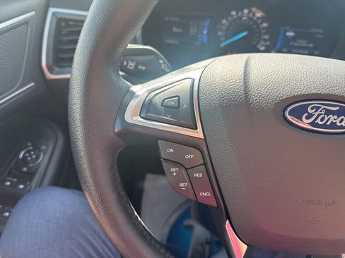 Used 2024 Ford Edge SEL w/ Convenience Package image 11