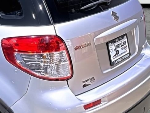 Used 2011 Suzuki SX4 AWD Hatchback image 10