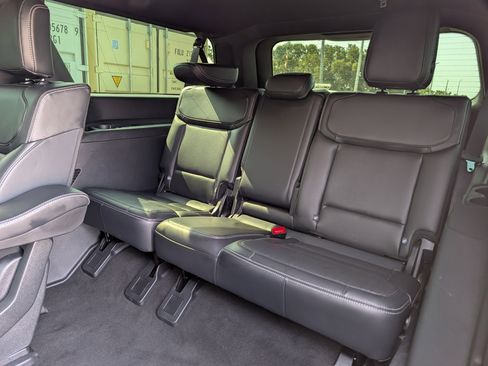 Certified 2025 Ford Expedition Max Platinum w/ Stealth Performance Package AWD/4WD image 18