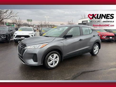 Used 2024 Nissan Kicks S image 12