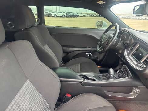 Used 2022 Dodge Challenger GT image 33